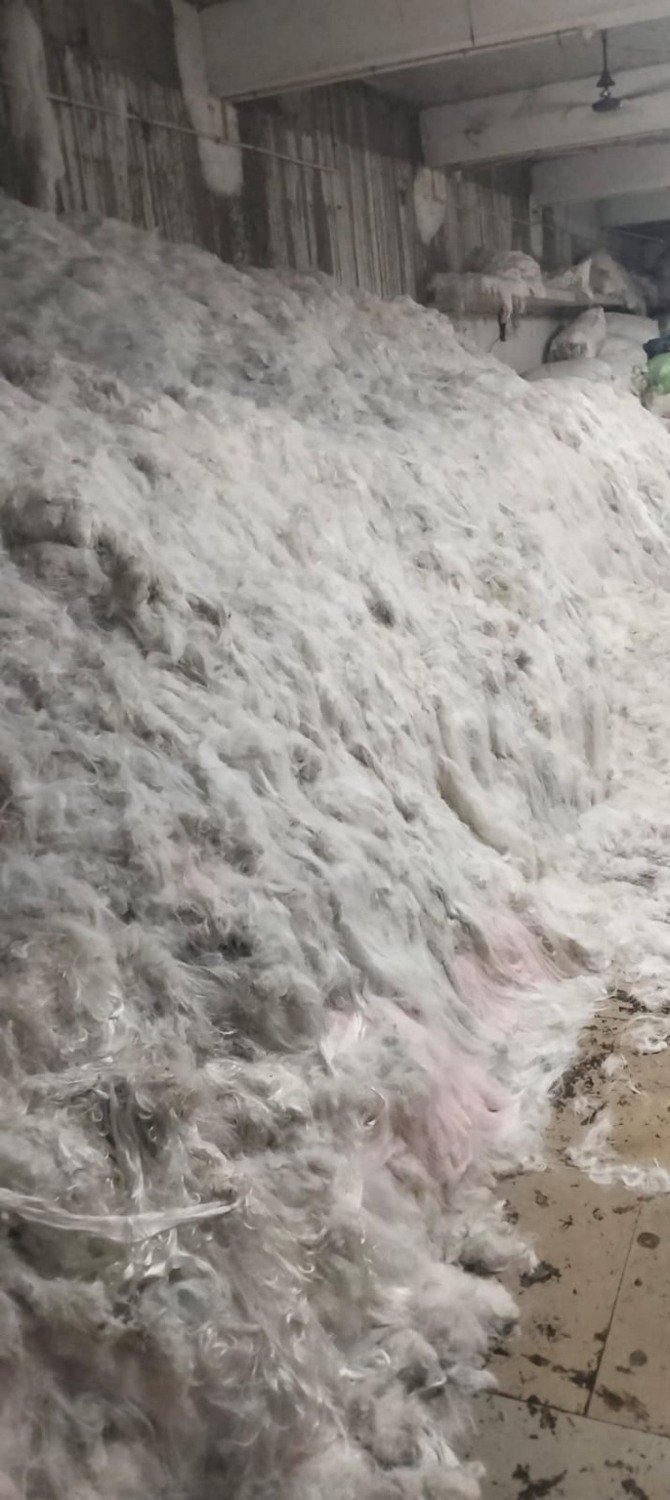 Original wide photo of recycled DTY and TPM material